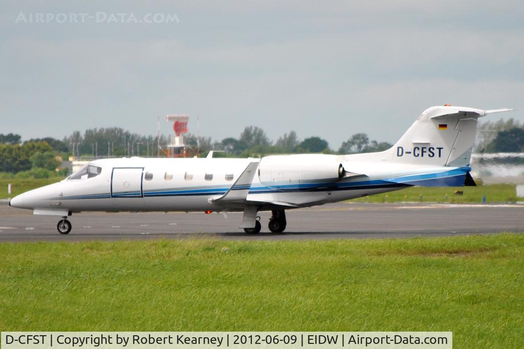 D-CFST, Learjet 31A C/N 31-011, Rolling on r/w 28