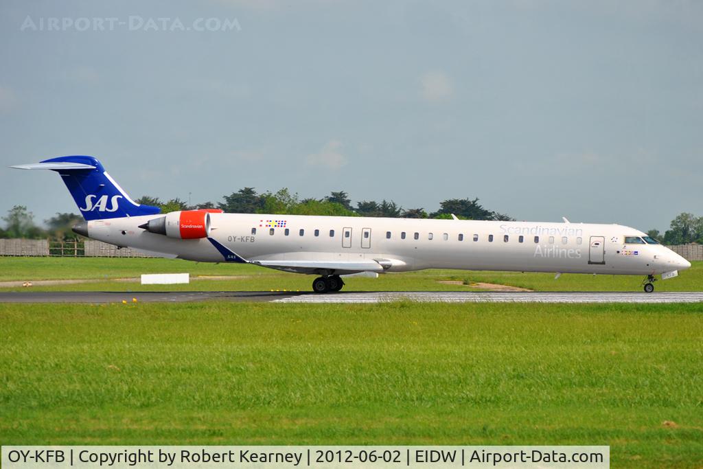 OY-KFB, 2008 Bombardier CRJ-900 (CL-600-2D24) C/N 15211, Lining up r/w 10