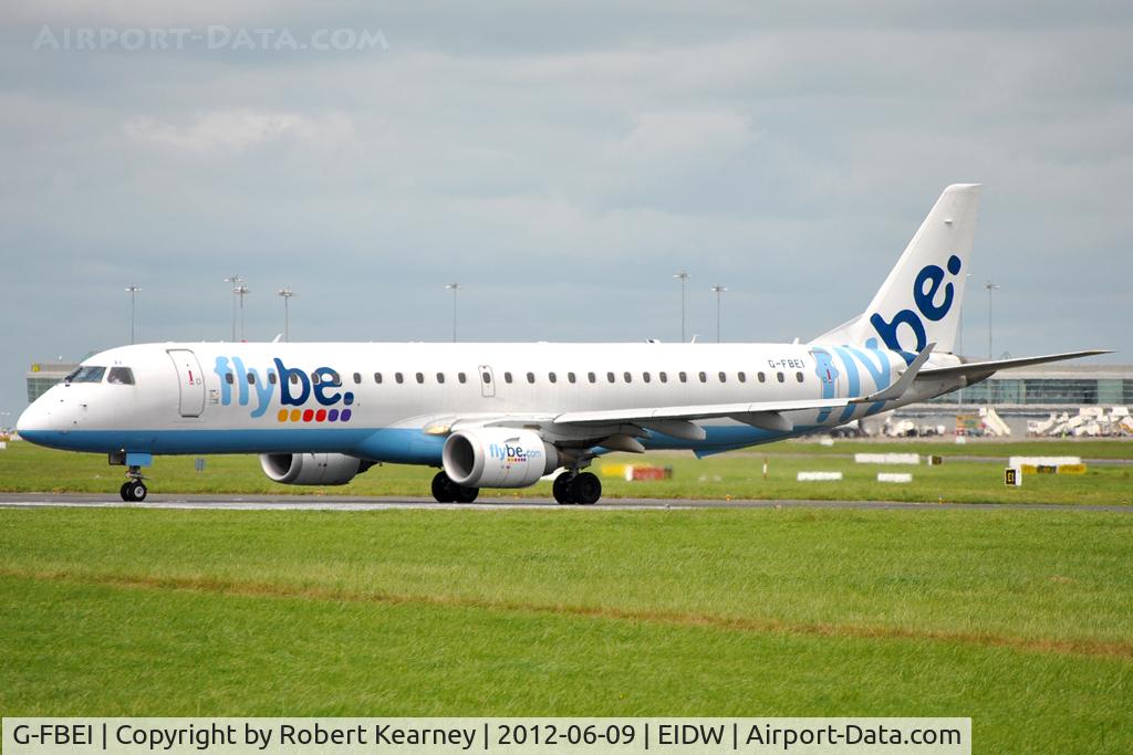 G-FBEI, 2007 Embraer 195LR (ERJ-190-200LR) C/N 19000143, Lining up r/w 28