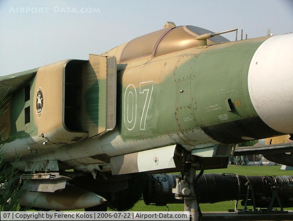 07, 1979 Mikoyan-Gurevich MiG-23MF C/N 0390217166, Kecel