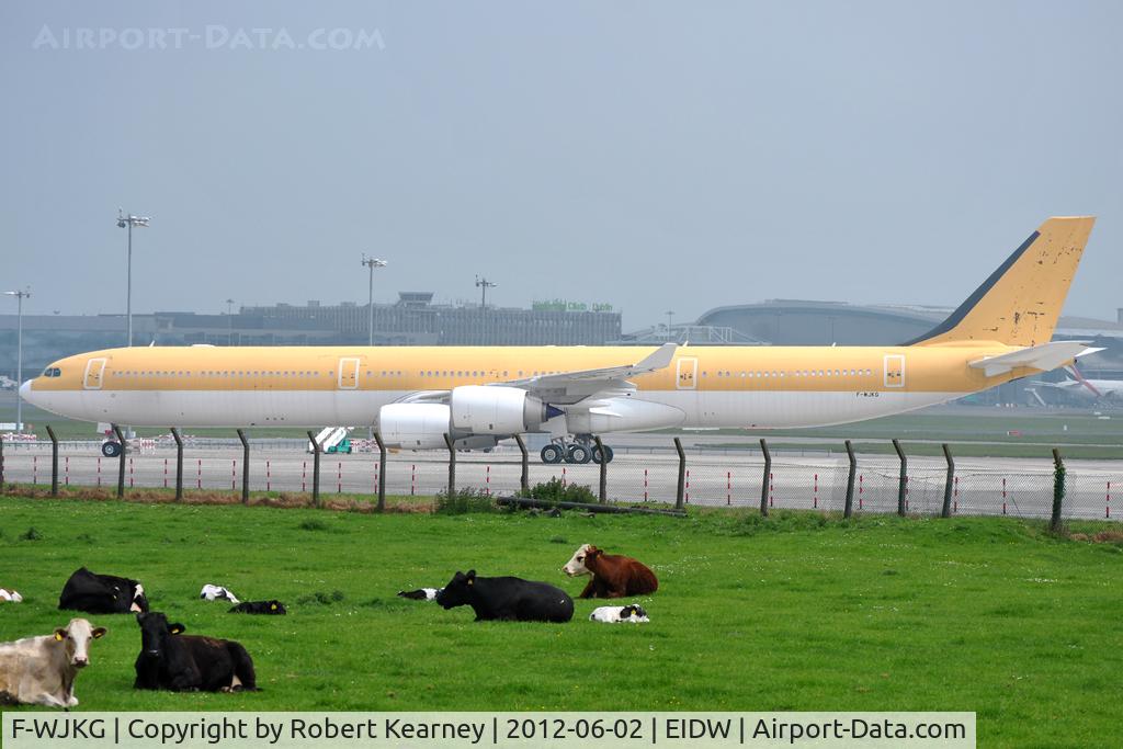 F-WJKG, 2008 Airbus A340-642 C/N 924, Arrived for a paint job