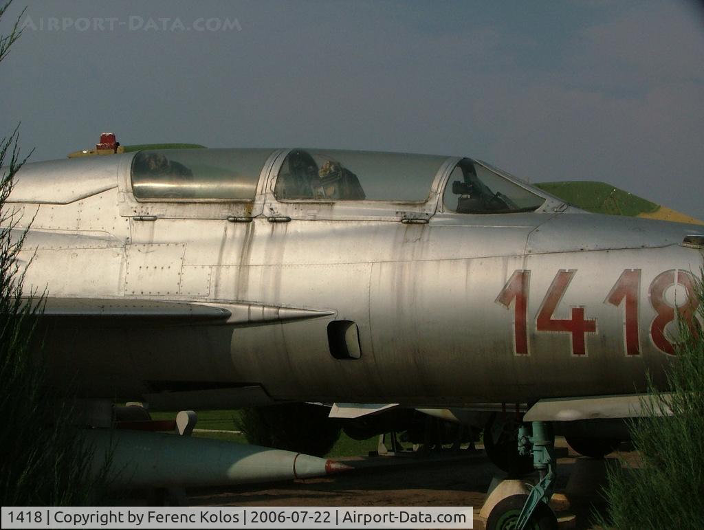 1418, 1964 Mikoyan-Gurevich MiG-21U C/N 661418, Kecel