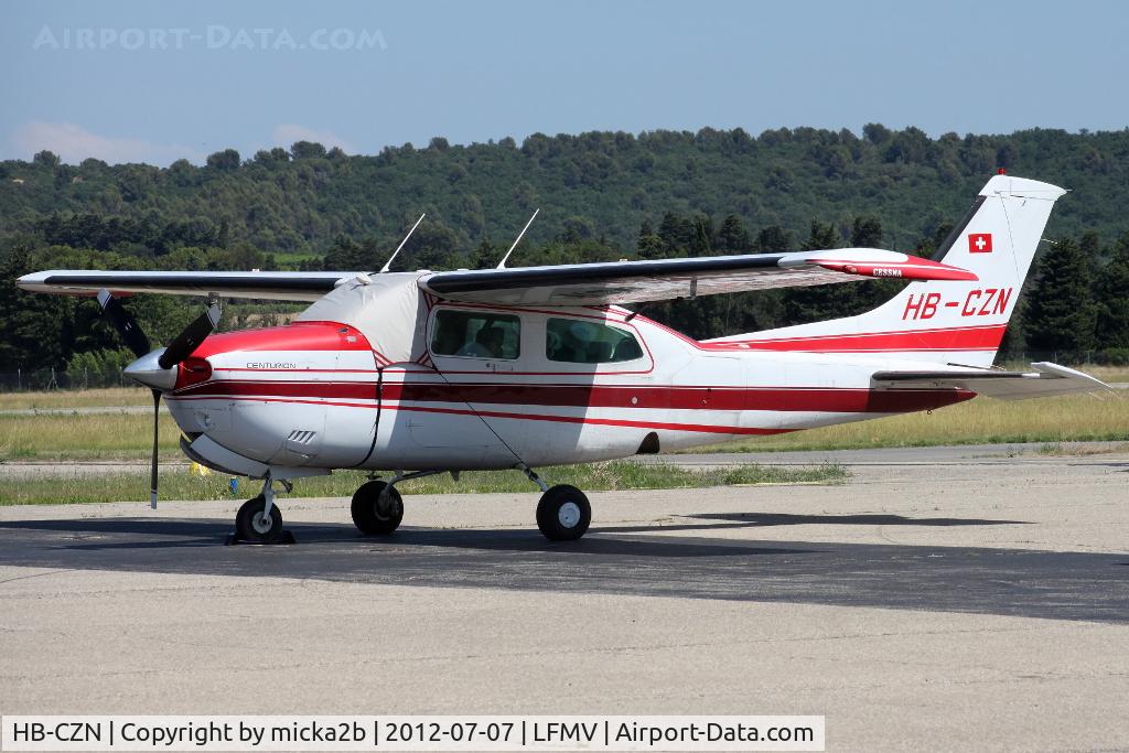 HB-CZN, 1981 Cessna T210N Turbo Centurion C/N 21064496, Parked