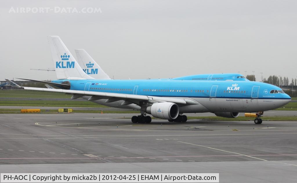 PH-AOC, 2005 Airbus A330-203 C/N 703, Taxiing
