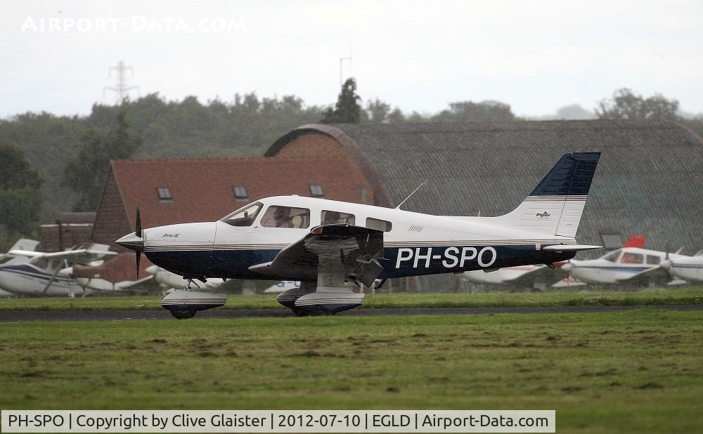 PH-SPO, 2001 Piper PA-28-181 Archer III C/N 2843443, Photo taken while it was raining.