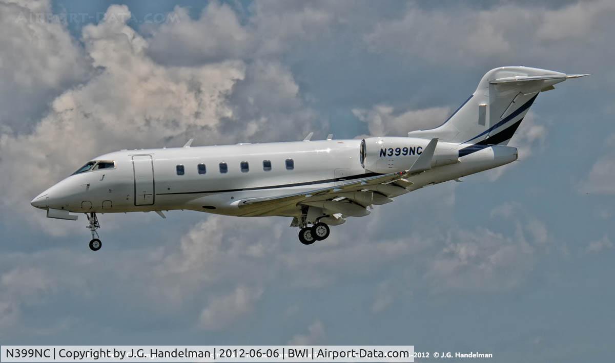 N399NC, 2011 Bombardier Challenger 300 (BD-100-1A10) C/N 20847, on final