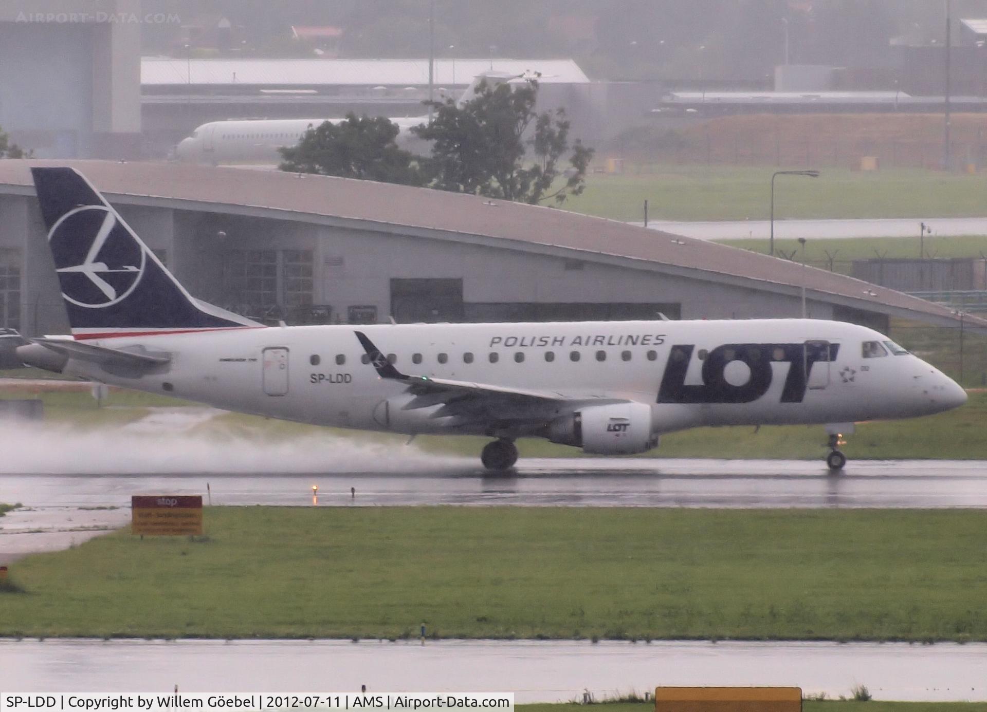 SP-LDD, 2004 Embraer 170ST (ERJ-170-100ST) C/N 17000027, Taxi to runway 24 of Schiphol Airport in NEW OUTFIT