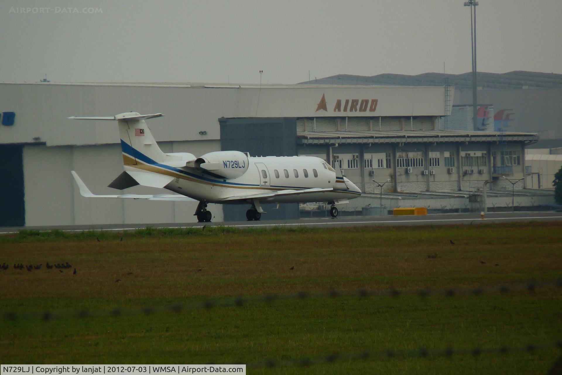 N729LJ, 2006 Learjet 60 C/N 298, Towards Runway 15