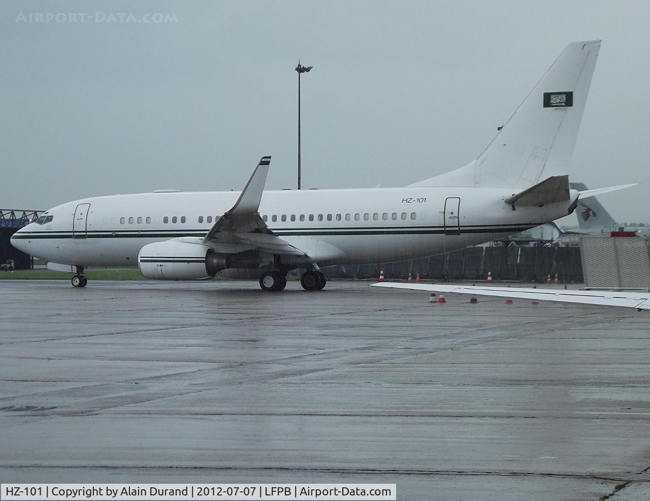HZ-101, 2001 Boeing 737-7DP BBJ C/N 32805, 940th 737NG to come under the light, HZ-101 is also a regular at le Bourget.