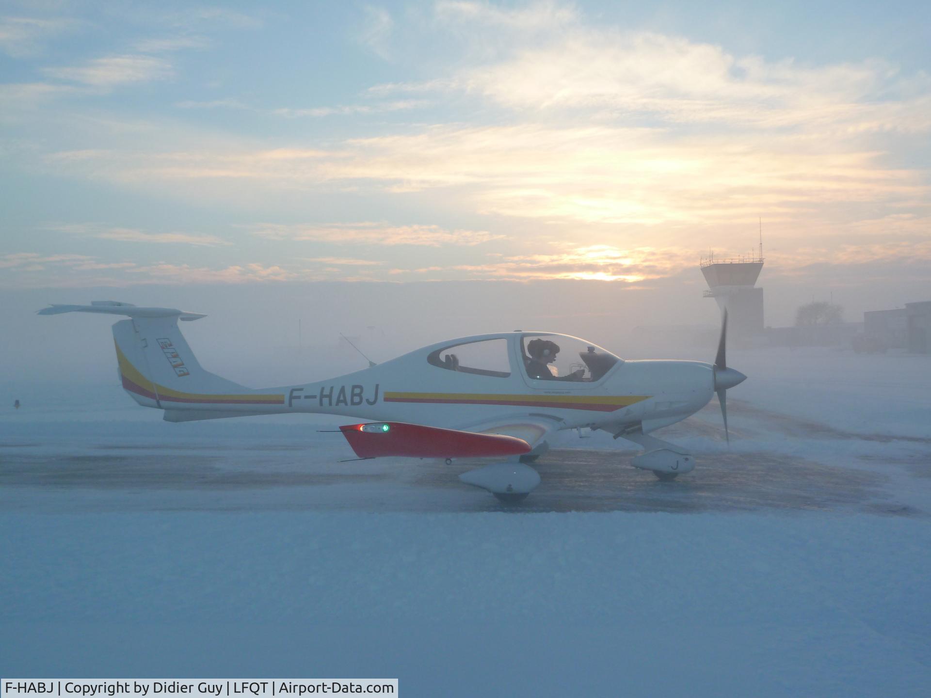 F-HABJ, 2003 Diamond DA-40D Diamond Star C/N D4.067, Evening on EPAG apron with snow