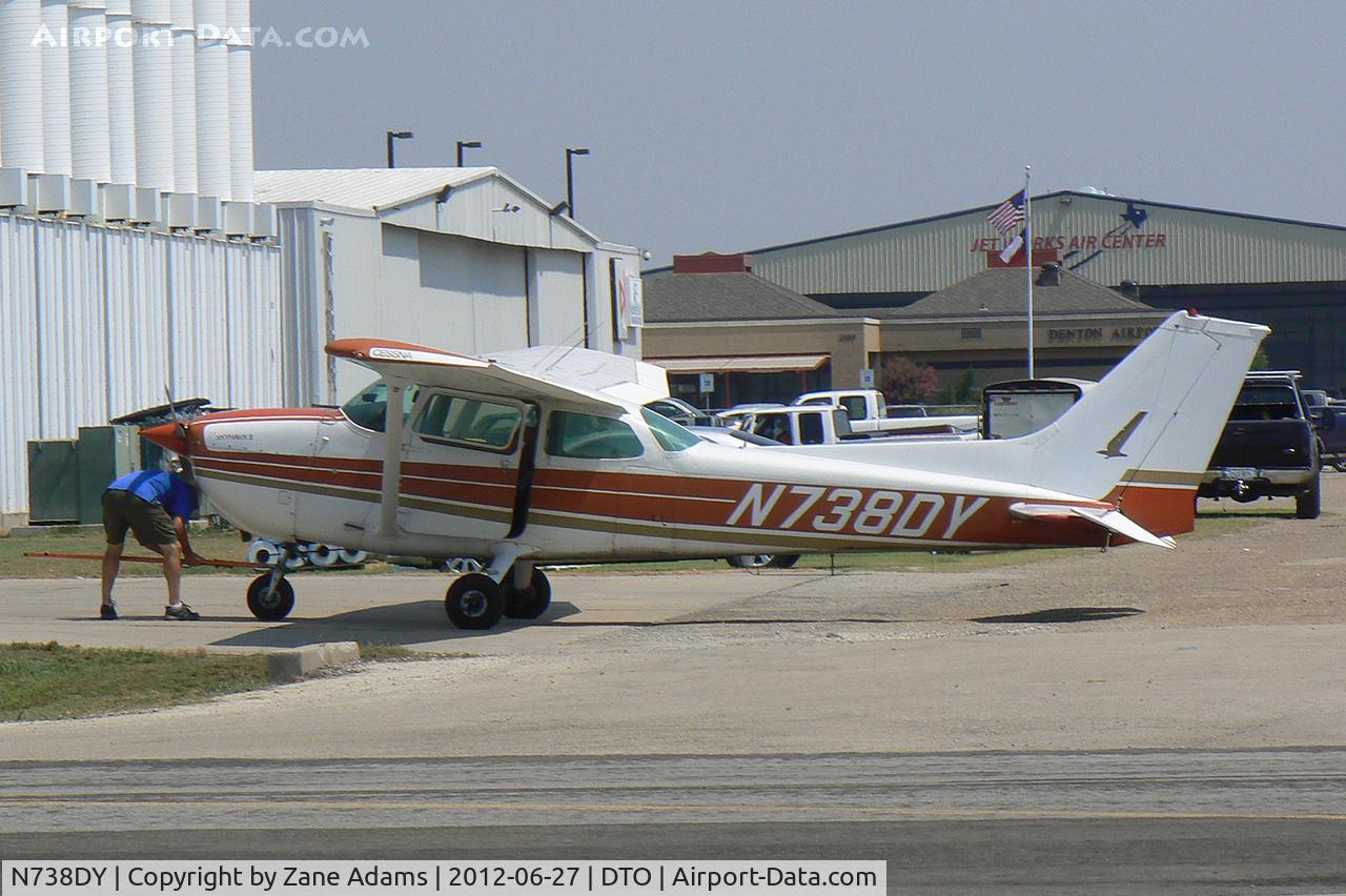 N738DY, 1977 Cessna 172N C/N 17269907, At Denton Municipal