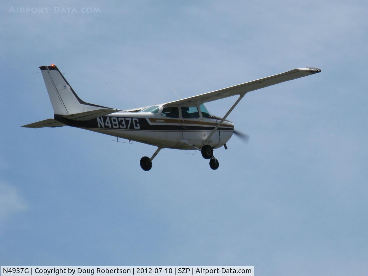 N4937G, 1979 Cessna 172N C/N 17273484, 1979 Cessna 172N SKYHAWK, Lycoming O-320-H2AD 160 Hp, takeoff climb Rwy 22