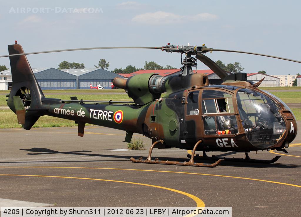 4205, Aérospatiale SA-342M Gazelle C/N 2205, Used as a demo helicopter during LFBY Open Day 2012