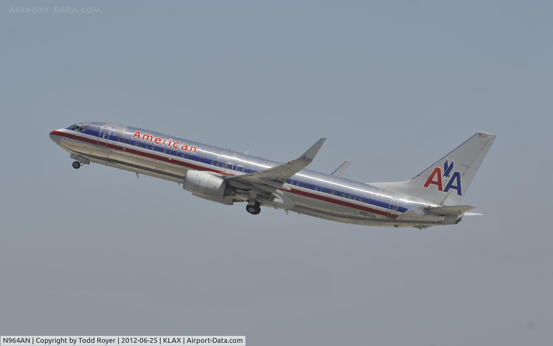 N964AN, 2001 Boeing 737-823 C/N 30093, Departing LAX on 25R