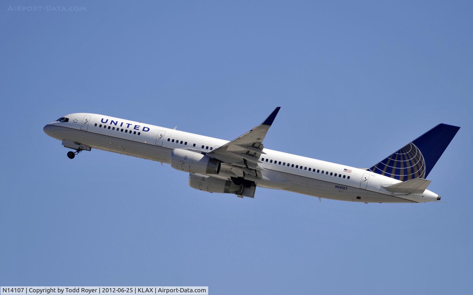 N14107, 1994 Boeing 757-224 C/N 27297, Departing LAX on 25R