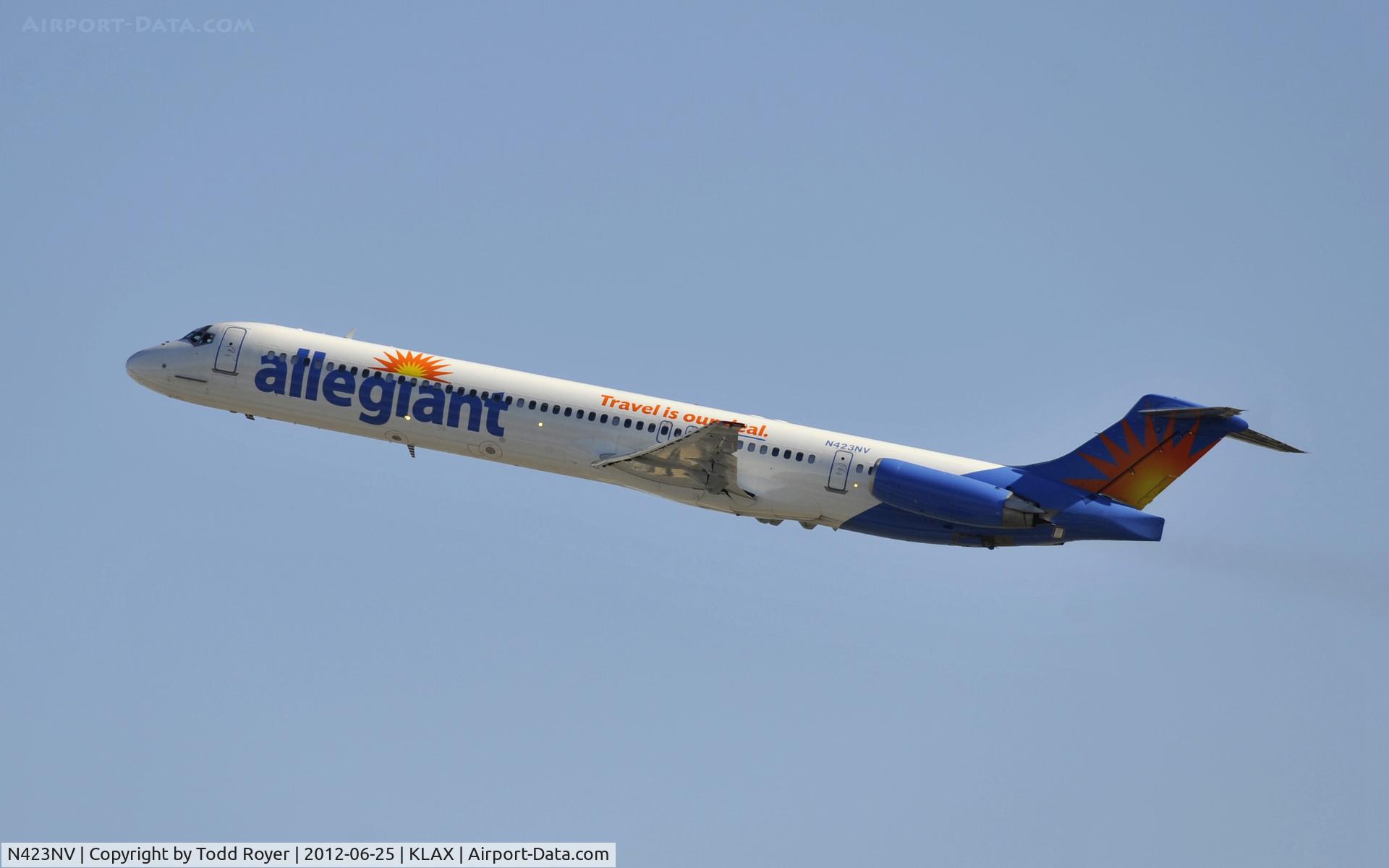 N423NV, 1991 McDonnell Douglas MD-82 (DC-9-83) C/N 53008, Departing LAX on 25R