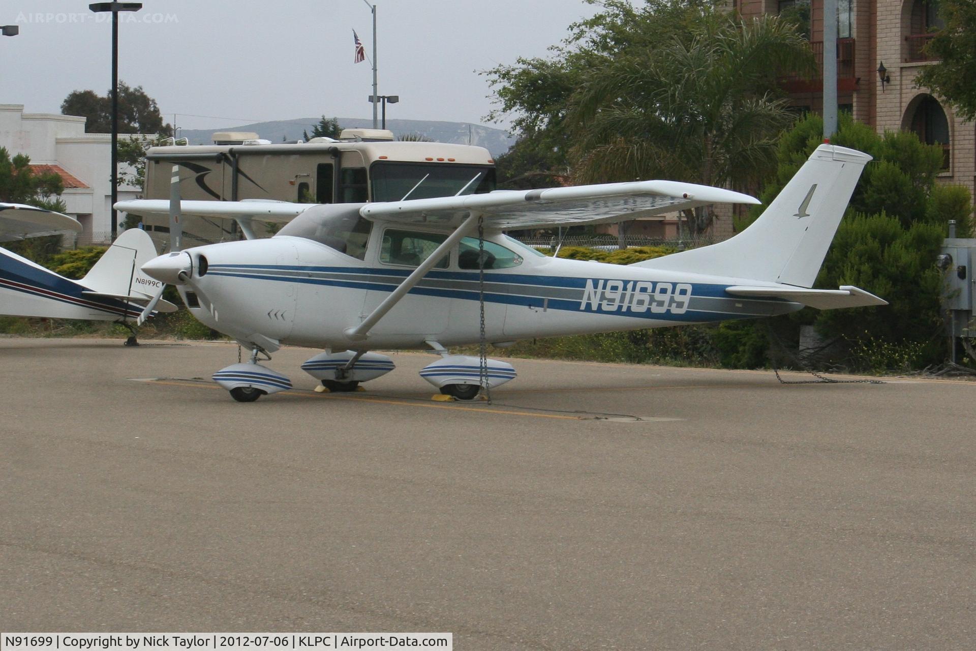 N91699, 1969 Cessna 182M Skylane C/N 18259875, Parked on the south ramp