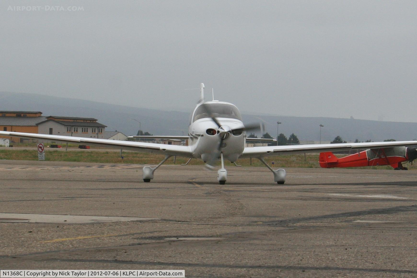 N1368C, 2003 Cirrus SR22 C/N 0538, Taxiing to transient parking