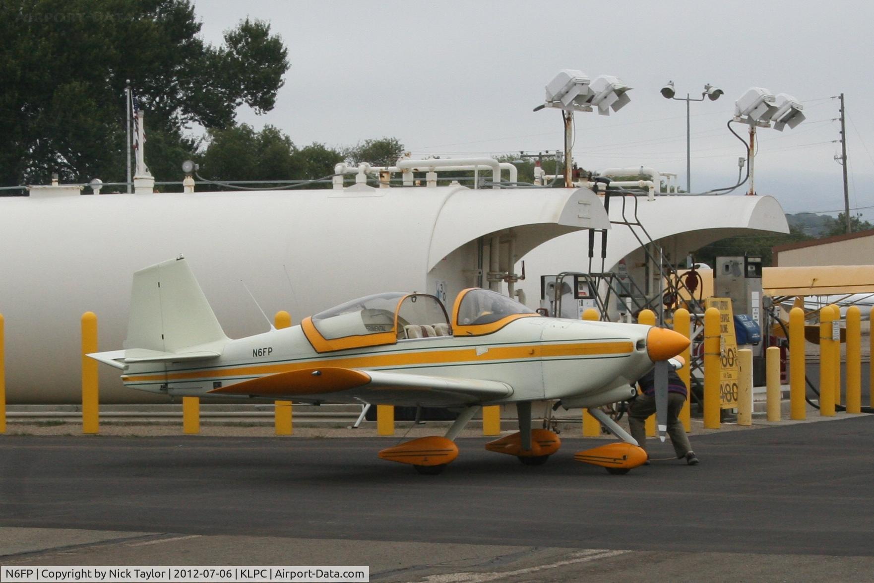 N6FP, Vans RV-6A C/N 21829, Getting gas