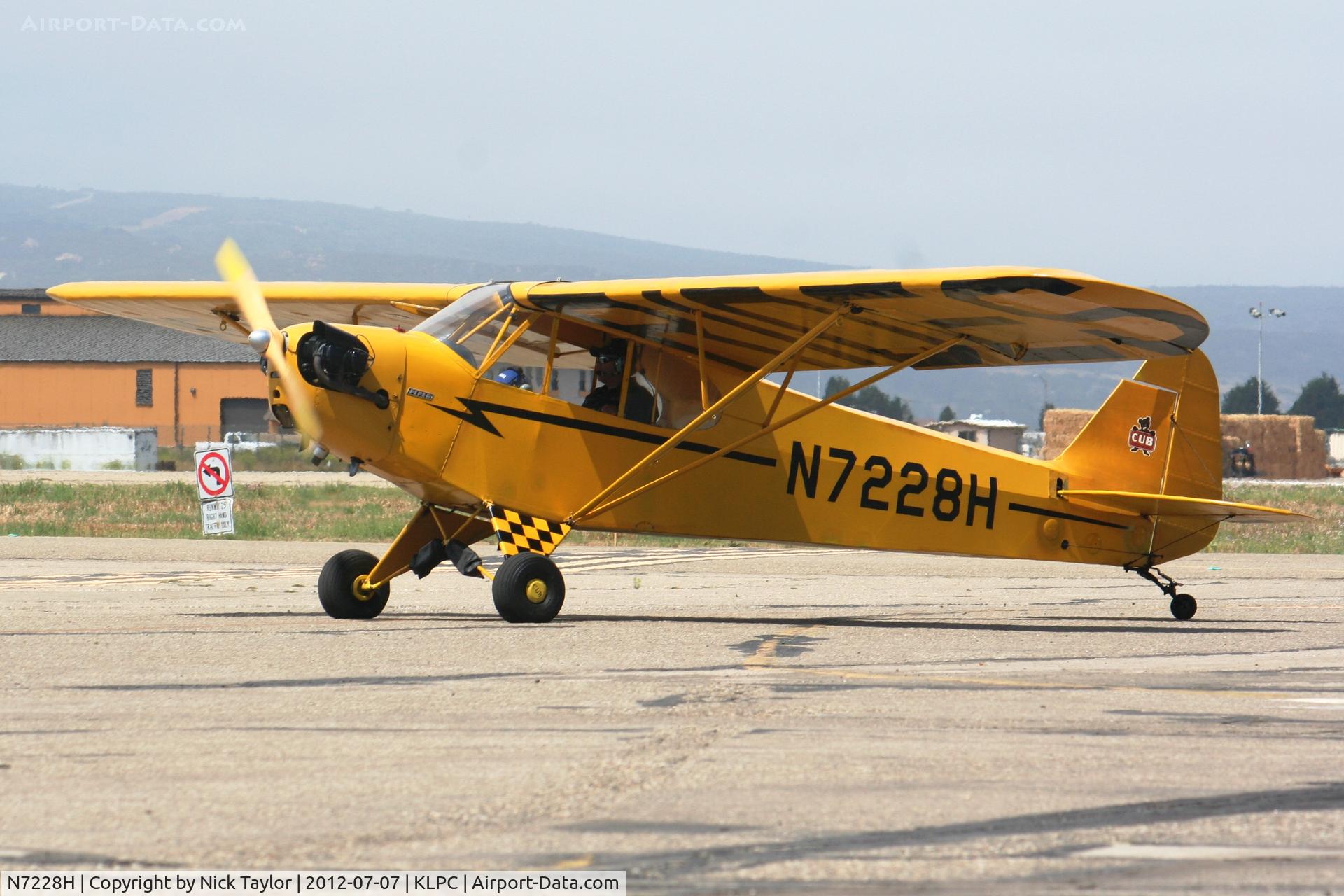 N7228H, 1946 Piper J3C-65 Cub C/N 20494, Lompoc Piper Cub fly in 2012
