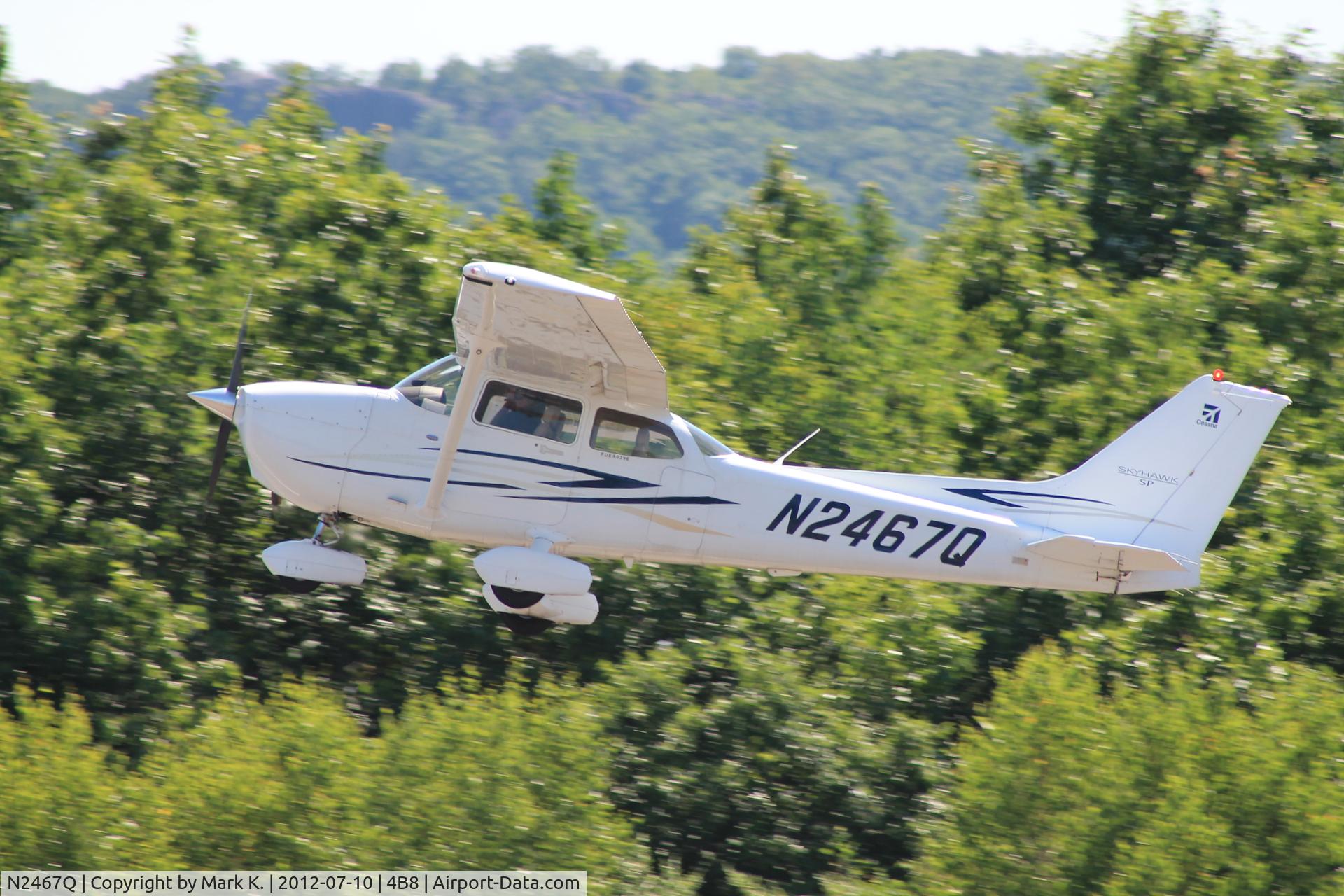 N2467Q, 2007 Cessna 172S C/N 172S10578, Departure on runway 2.
