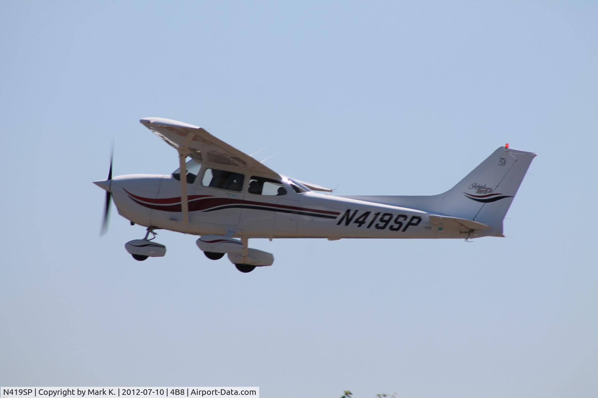 N419SP, 2000 Cessna 172S C/N 172S8350, Climb-out from runway 2.