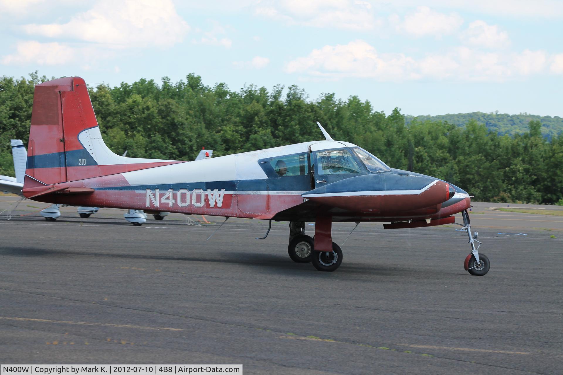N400W, 1956 Cessna 310 C/N 35226, Taxiing into the ramp.
