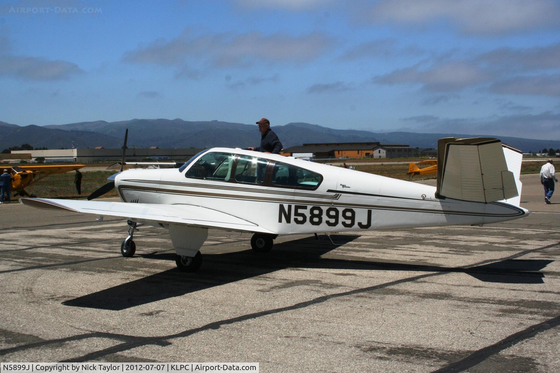 N5899J, 1965 Beech S35 Bonanza C/N D-7880, Readying for departure