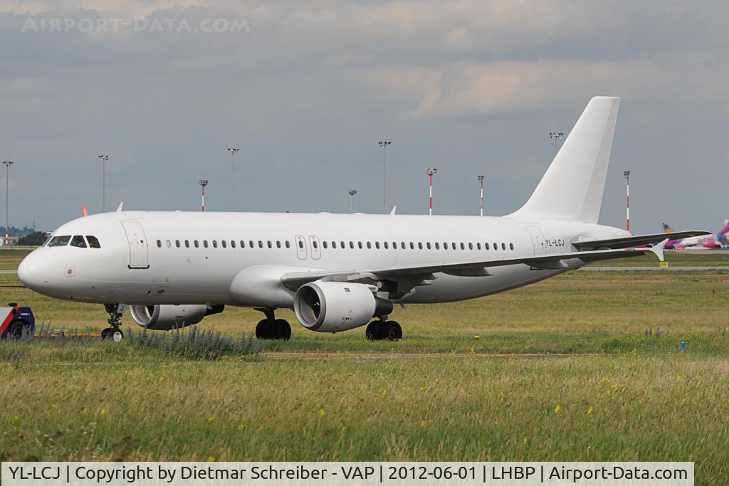YL-LCJ, 1992 Airbus A320-212 C/N 279, Airbus 320