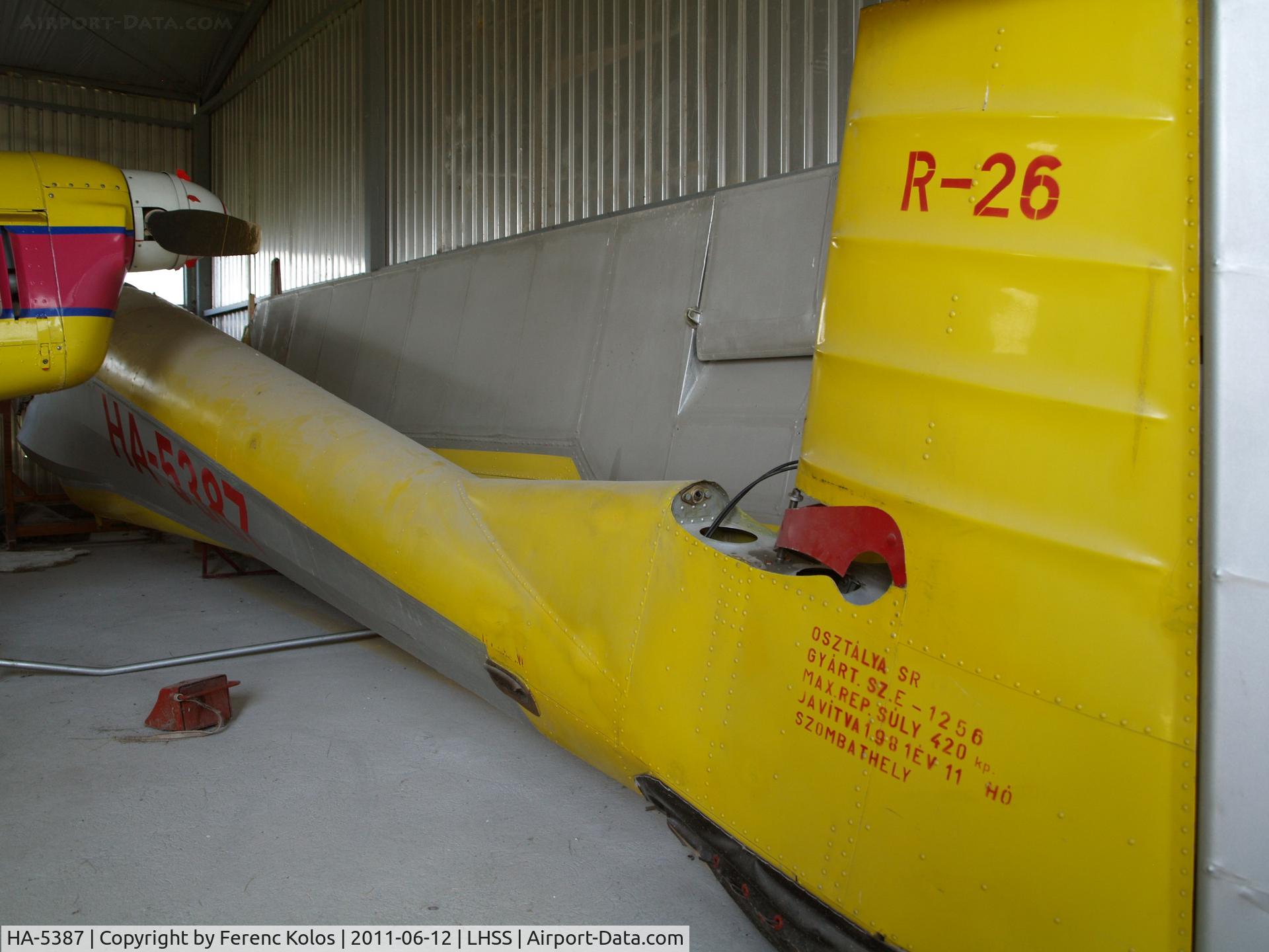 HA-5387, 1966 Rubik R-26S Góbé C/N E-1256, Szandaszöllös