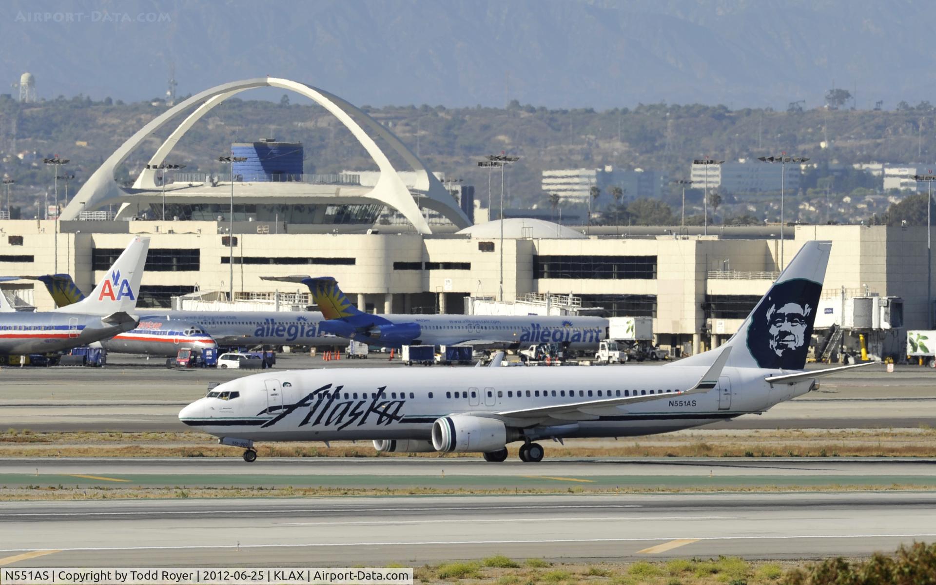 N551AS, 2006 Boeing 737-890 C/N 34593, Taxiing to gate after arriving at LAX on 25L