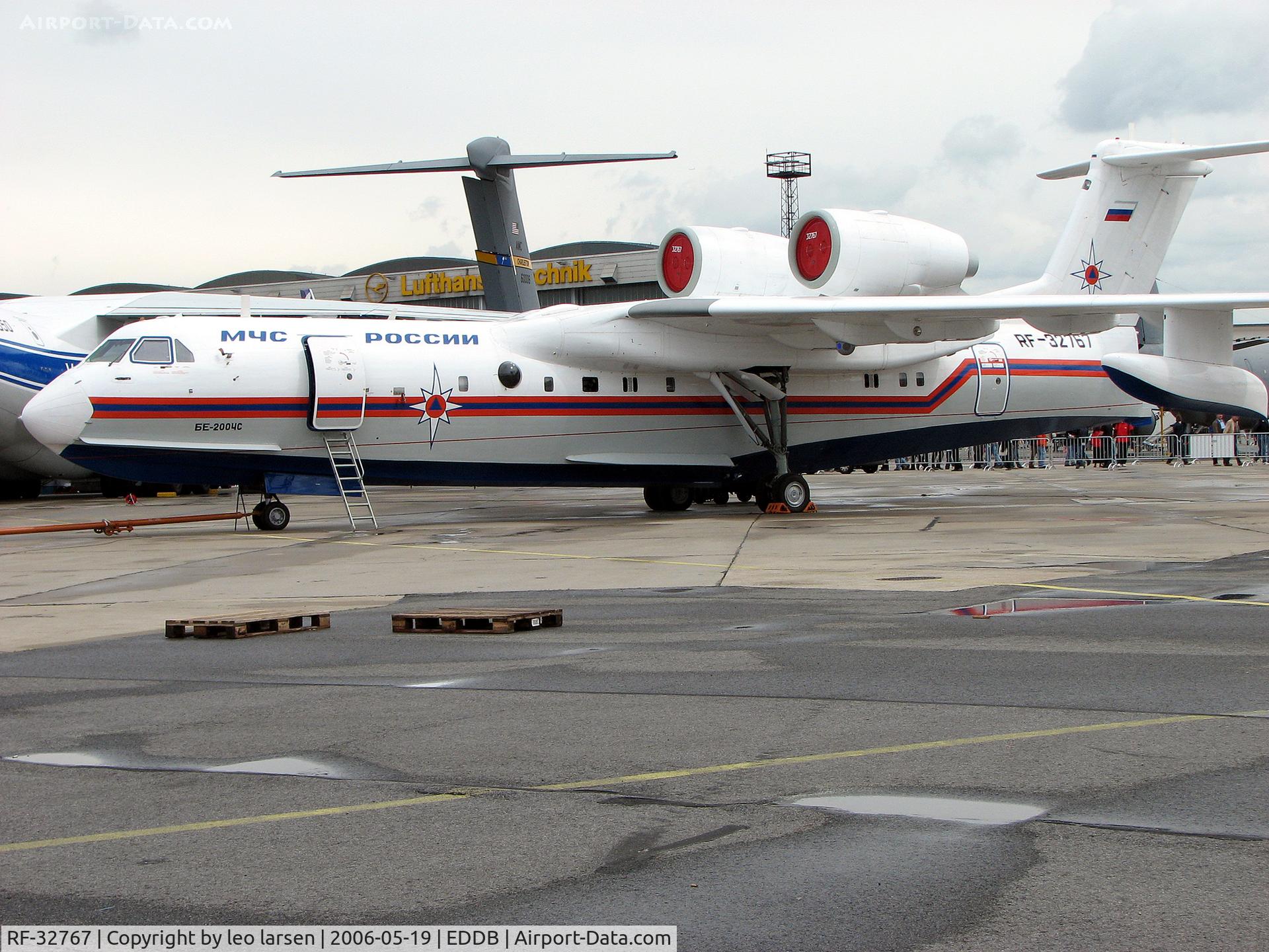 RF-32767, Beriev Be-200ChS C/N 76820002501, ILA SXF Berlin Schönefeld 19.5.06