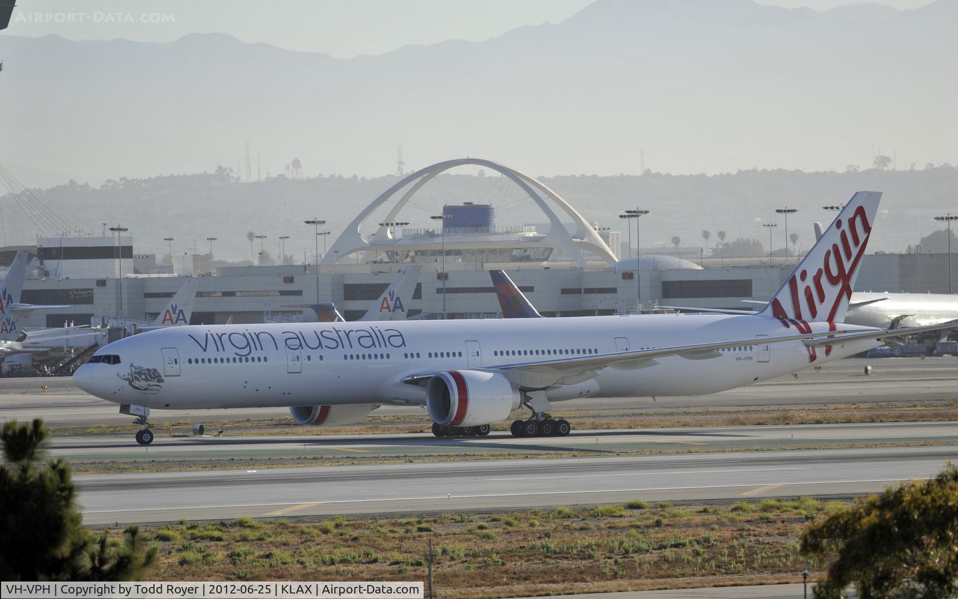 VH-VPH, 2010 Boeing 777-3ZG/ER C/N 37943, Taxiing to gate after arriving at LAX on 25L