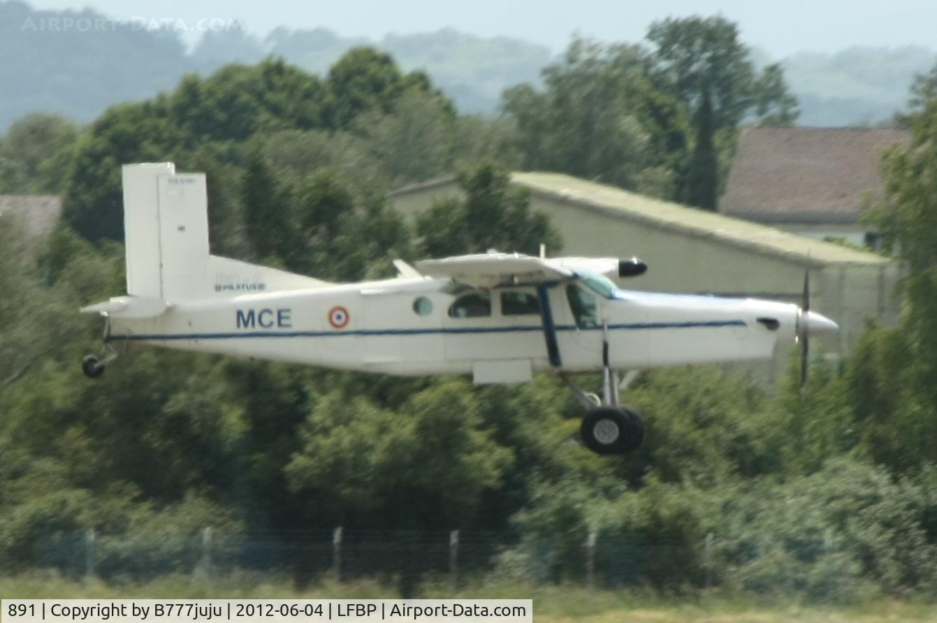 891, 1992 Pilatus PC-6/B2-H4 Turbo Porter C/N 891, new color