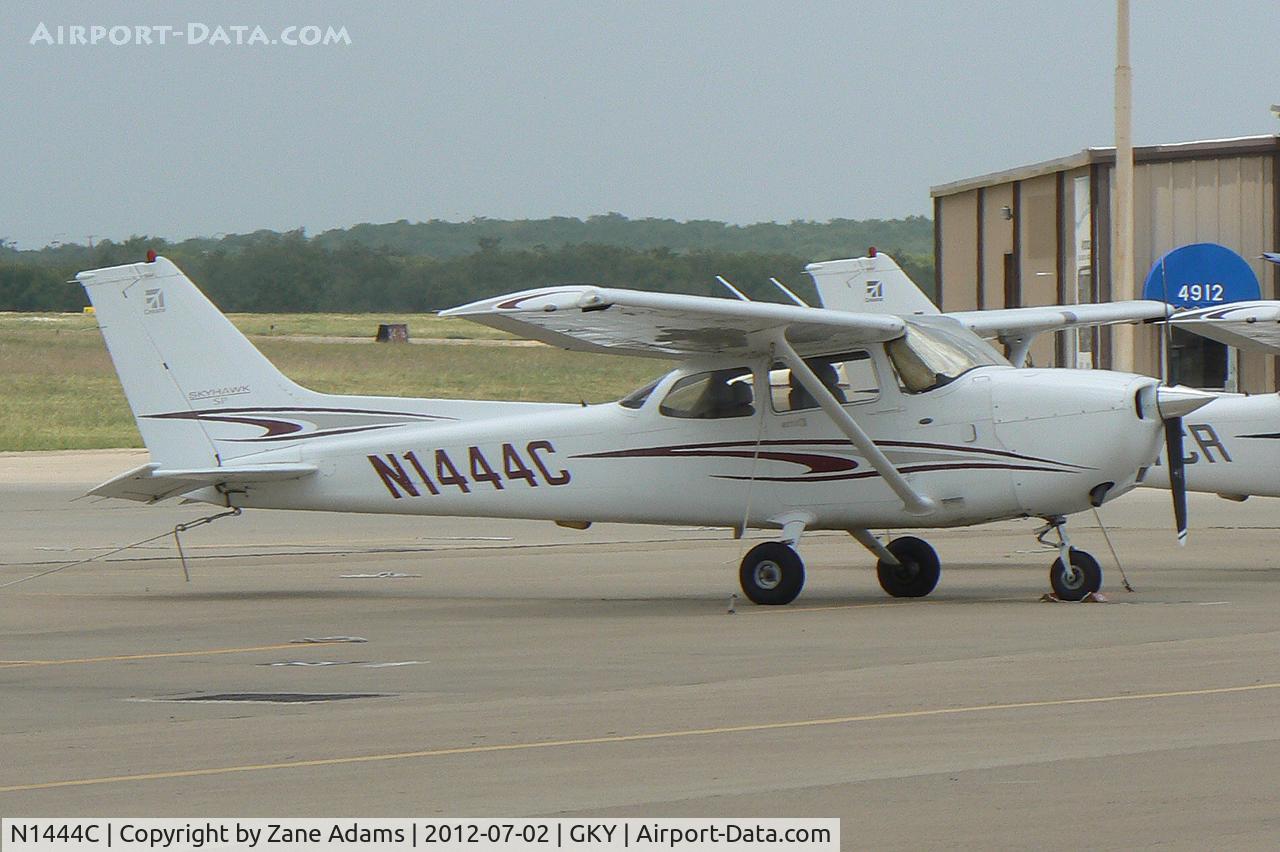 N1444C, 2005 Cessna 172S C/N 172S9890, At Arlington Municpal