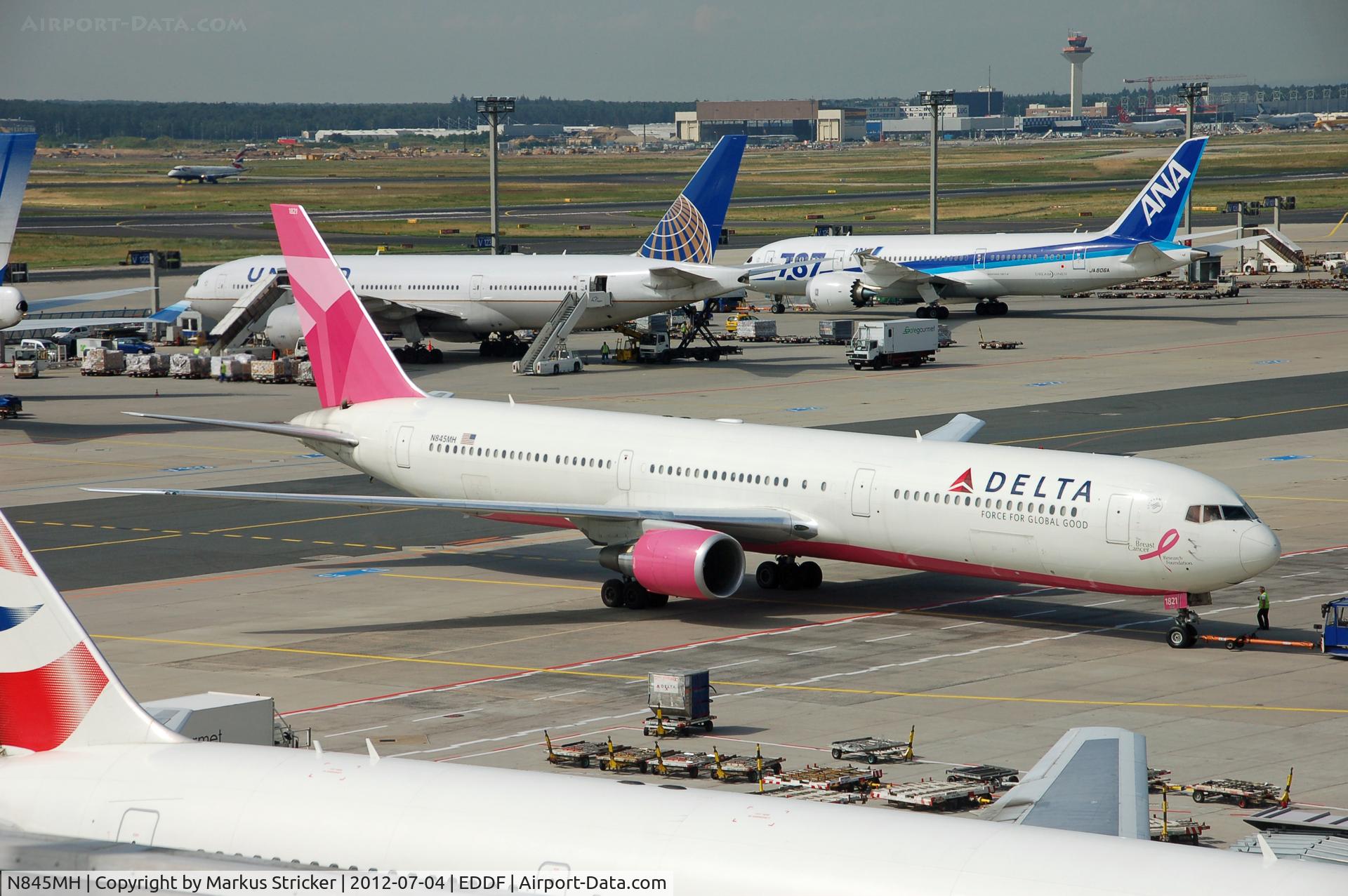 N845MH, 2002 Boeing 767-432/ER C/N 29719, Boeing 767-400ER