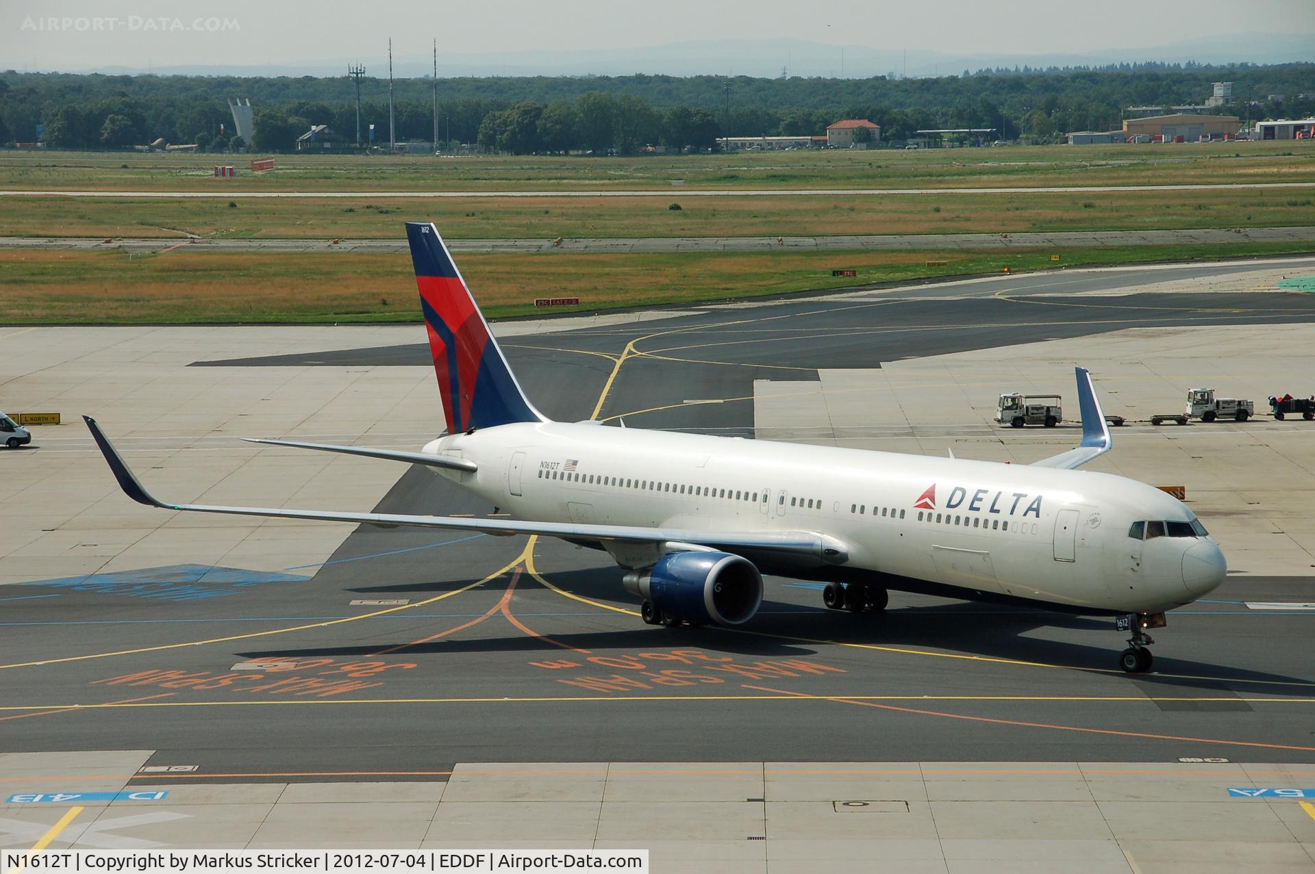 N1612T, 2001 Boeing 767-332 C/N 30575, Boeing 767-300