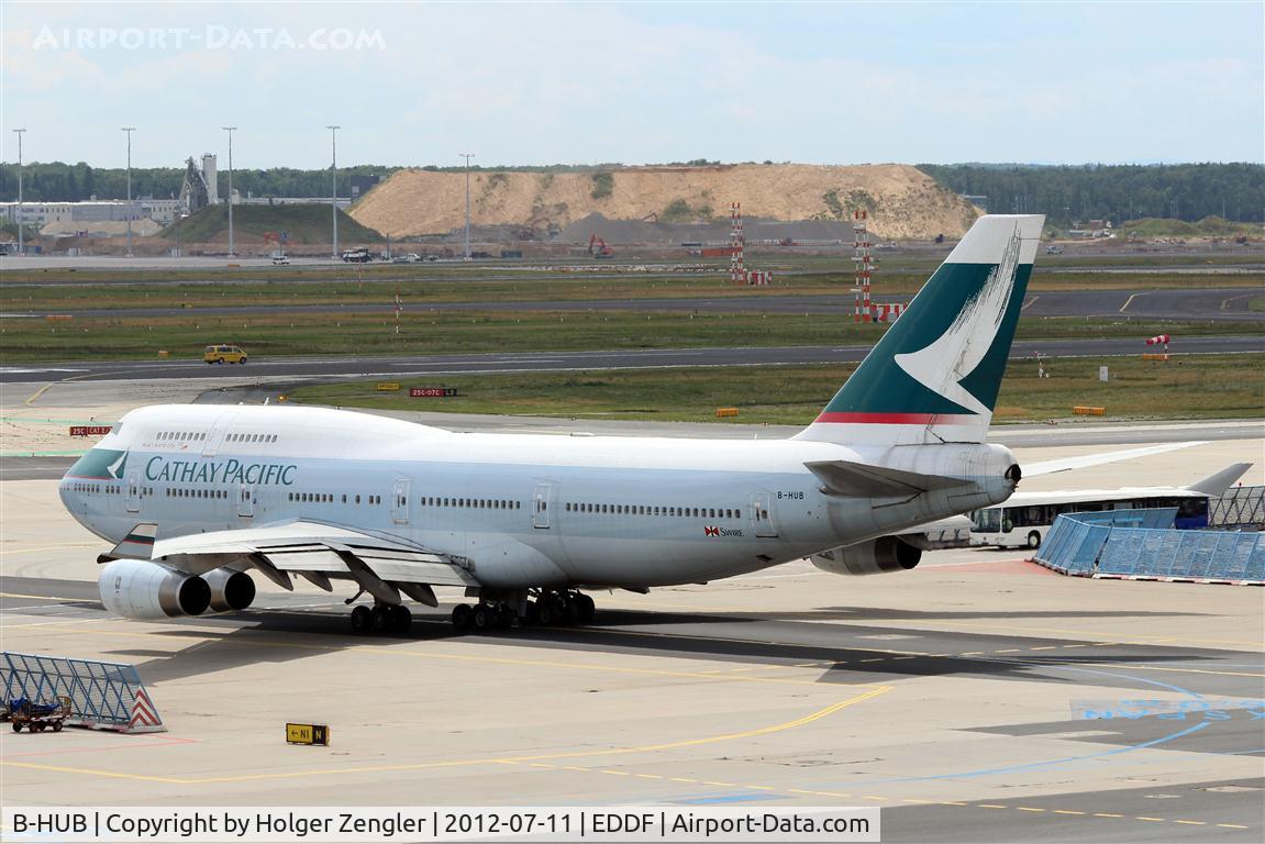B-HUB, 1992 Boeing 747-467 C/N 25873, On taxi to rwy 25C via N1...