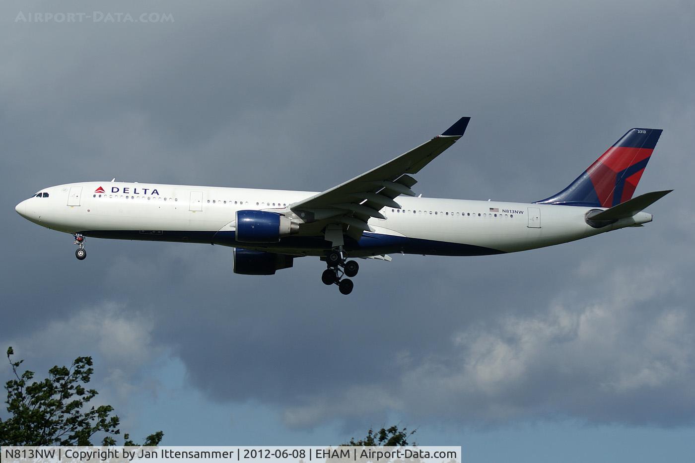 N813NW, 2006 Airbus A33-323X C/N 799, N813NW @ EHAM