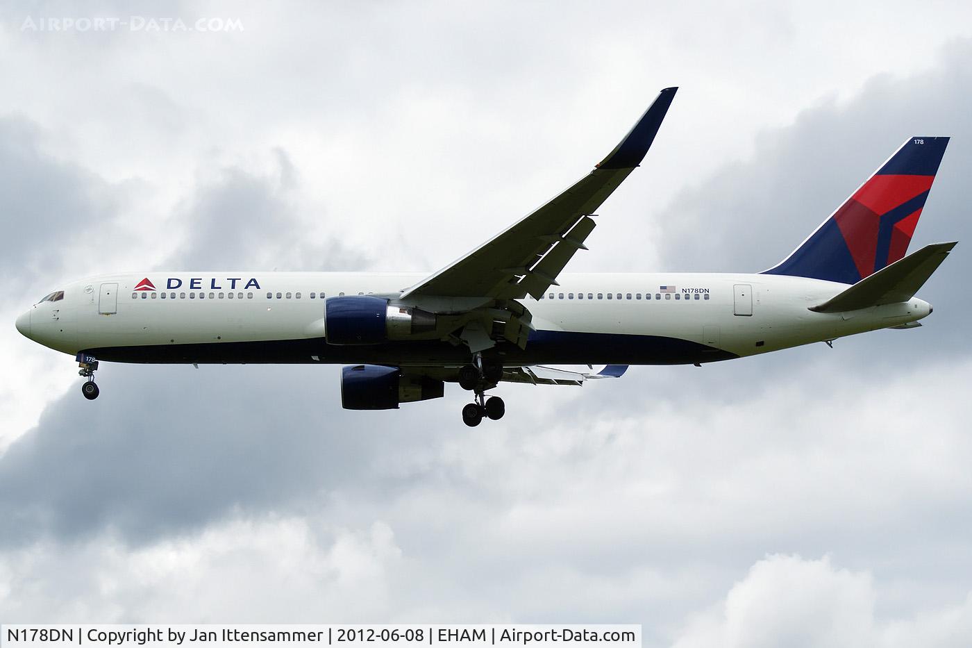 N178DN, 1991 Boeing 767-332 C/N 25143, N178DN @ eham