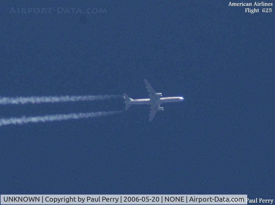 UNKNOWN, Contrails Various C/N Unknown, Riding the vapor over North Carolina