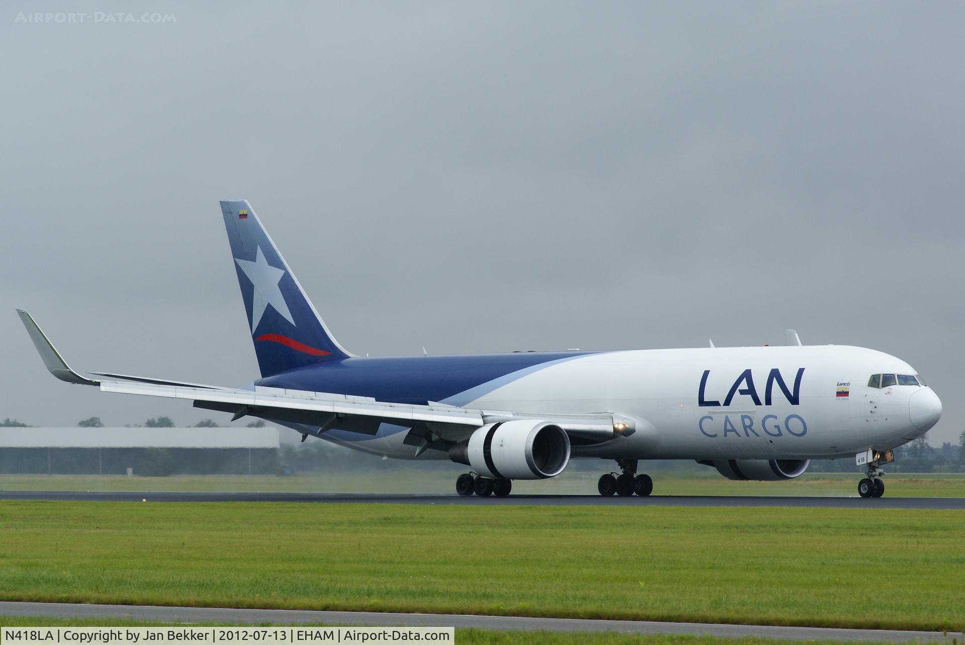 N418LA, 2005 Boeing 767-316F C/N 34246, Landing in the rain at Schiphol on the 