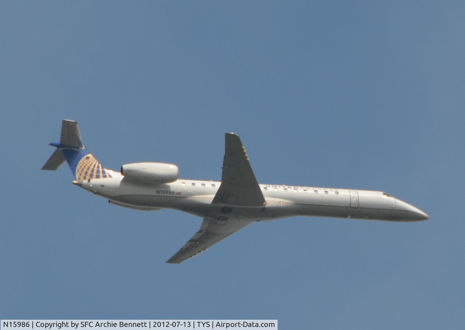 N15986, 2000 Embraer ERJ-145LR (EMB-145LR) C/N 145254, On final approach to TYS runway 5R.  Five miles out at the outer marker.