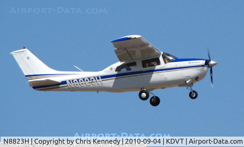 N8823H, 1970 Cessna T210K Turbo Centurion C/N 21059314, Take off from KDVT..