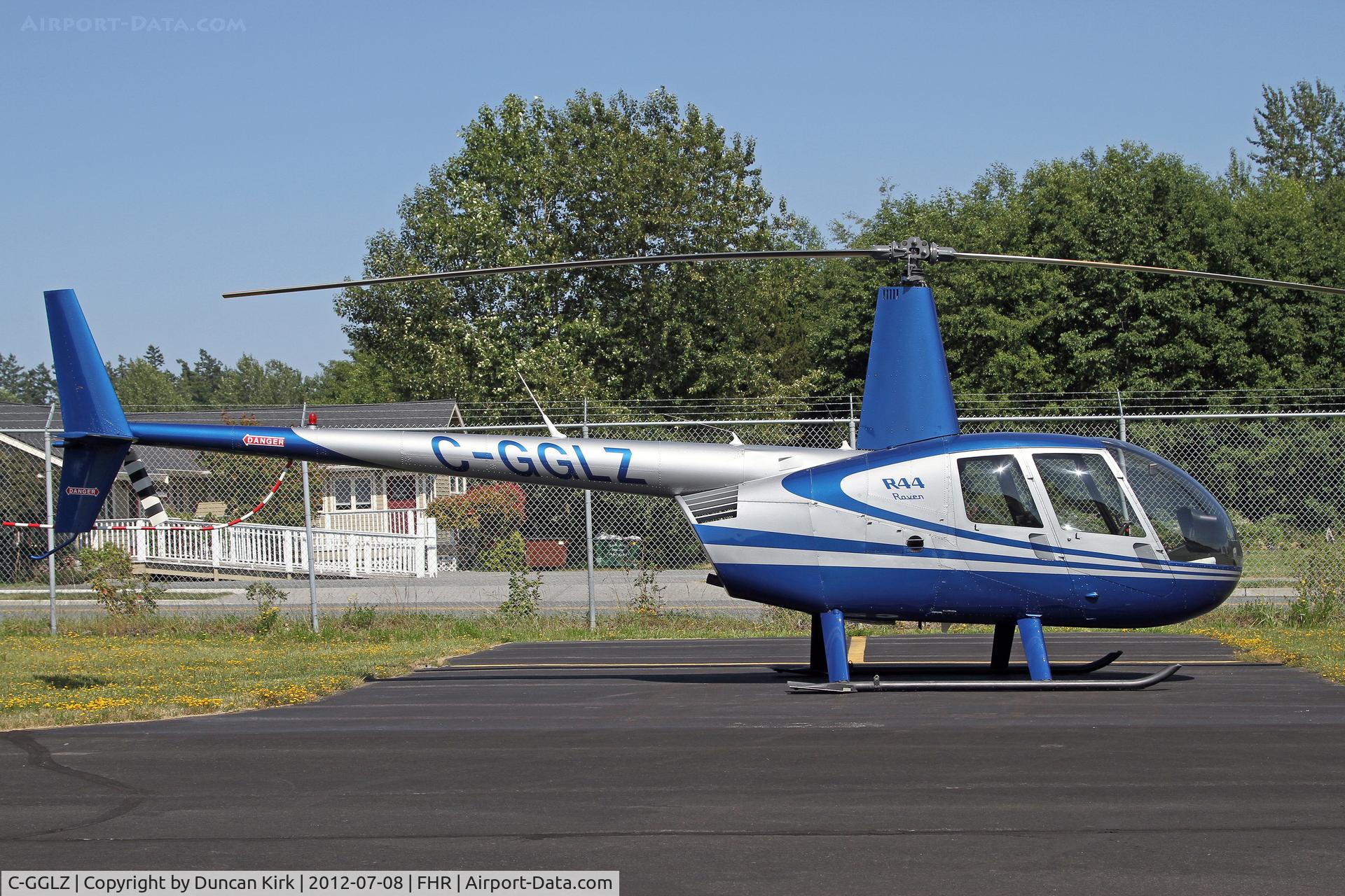 C-GGLZ, 2000 Robinson R44 C/N 0884, Summertime visitor