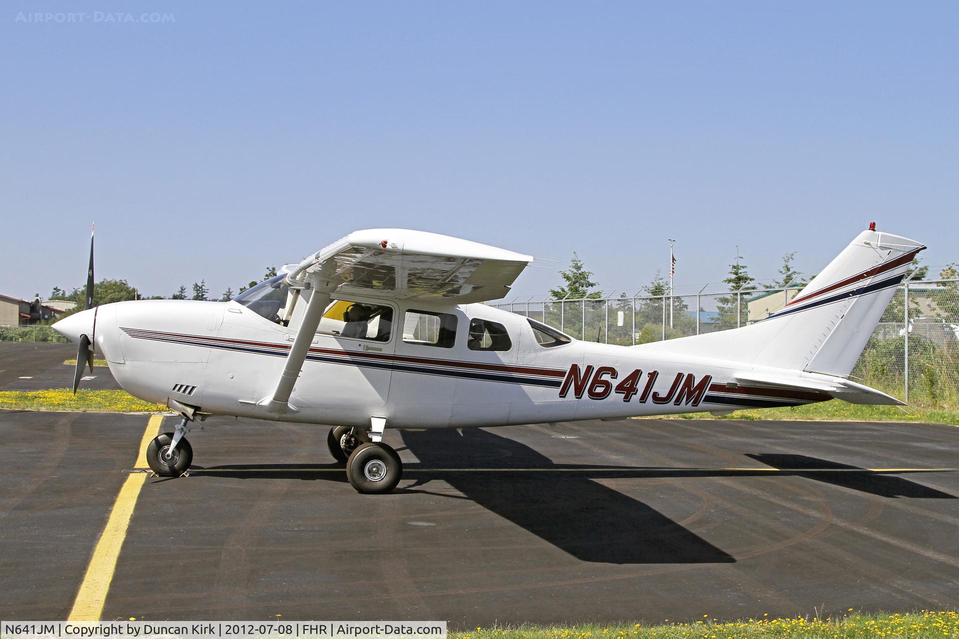 N641JM, 1999 Cessna 206H Stationair C/N 20608024, One of many visitors to Friday Harbor on a sunny Sunday.