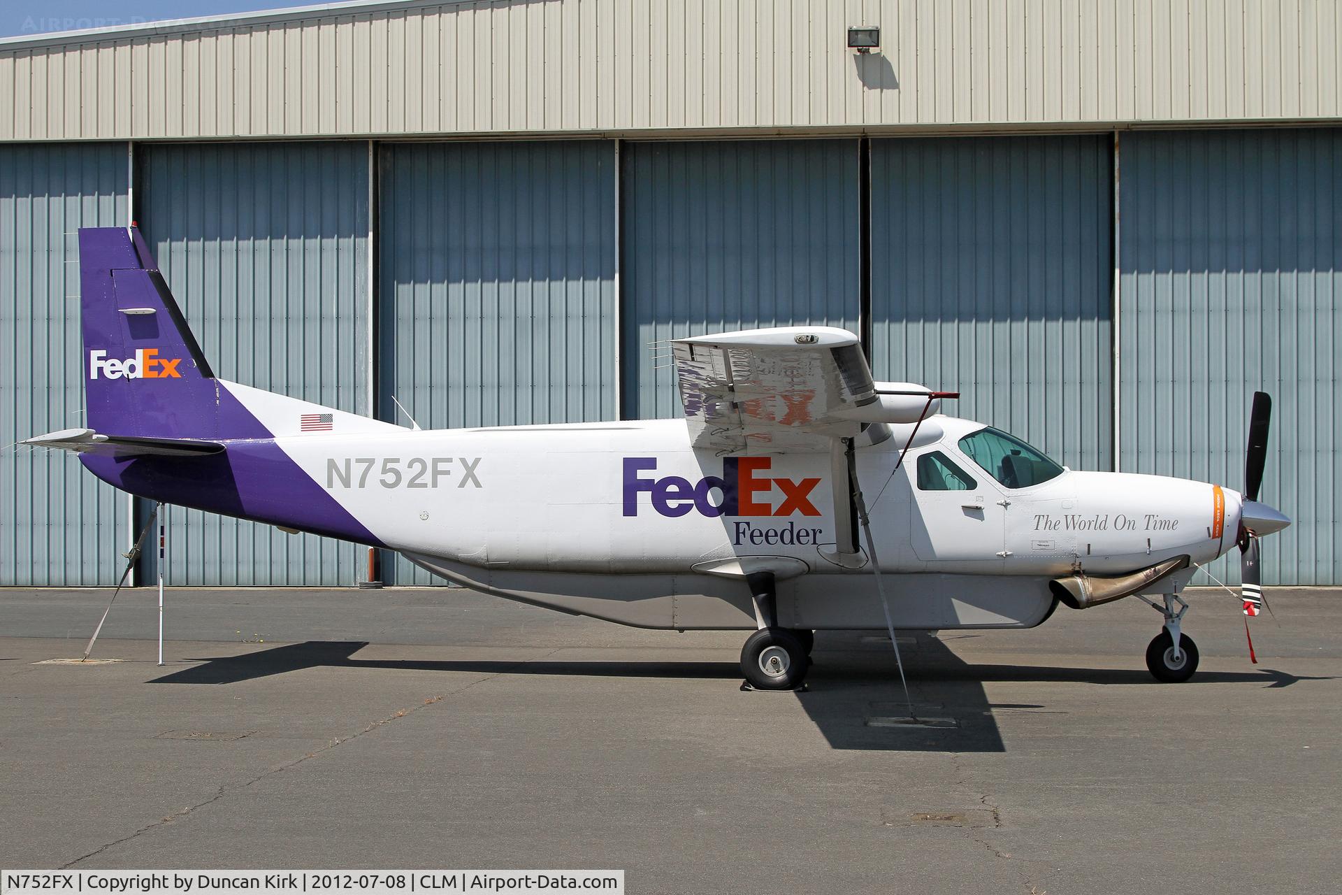 N752FX, 1996 Cessna 208B Super Cargomaster C/N 208B0517, The Port Angeles FedEx Caravan with service to SeaTac