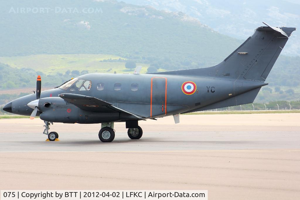 075, Embraer EMB-121AA Xingu C/N 121075, Parking
