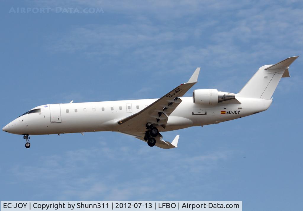 EC-JOY, 2005 Bombardier CRJ-200ER (CL-600-2B19) C/N 8064, Landing rwy 32L in all white c/s n/t... Was in Iberia c/s