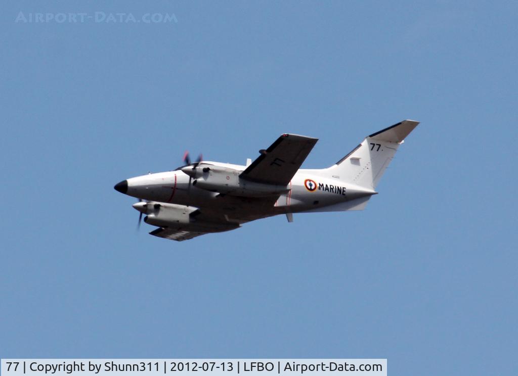 77, Embraer EMB-121AN Xingu C/N 121077, Taking from rwy 32R